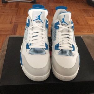 Air Jordan 4 Retro